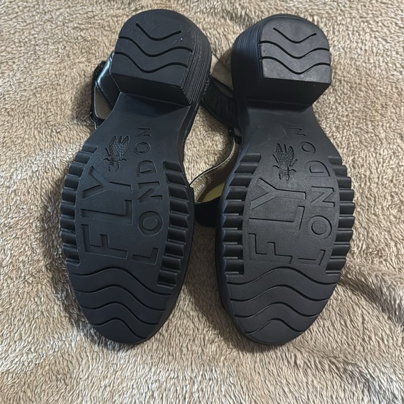 Fly London NWOB Black Open Toe Heel Sandals - Picture 8 of 11
